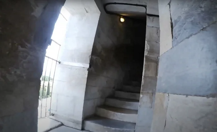 Пизанская башня. Как она выглядит внутри Пизанская башня, Италия, Достопримечательности, Познавательно, Вокруг света, Страны, Видео, YouTube, Длиннопост