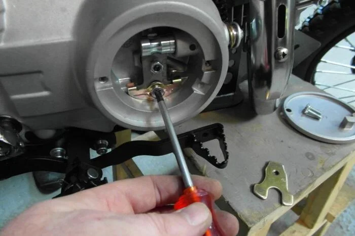 Replacing the clutch release bar on the FMI154 125cc LF120 YX125 TTR125 engine part 2 - My, Workshop, Moto, Garage, Clutch, Pit bike, Customization, Rukozhop, Homemade, Longpost