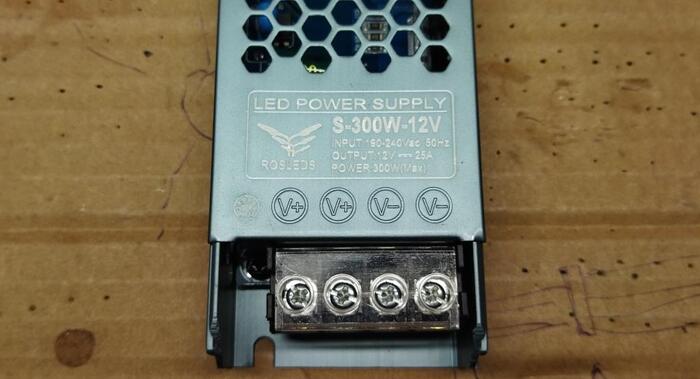 БП 12В 25А 300Вт не тянет лампочку и 60Вт INGF