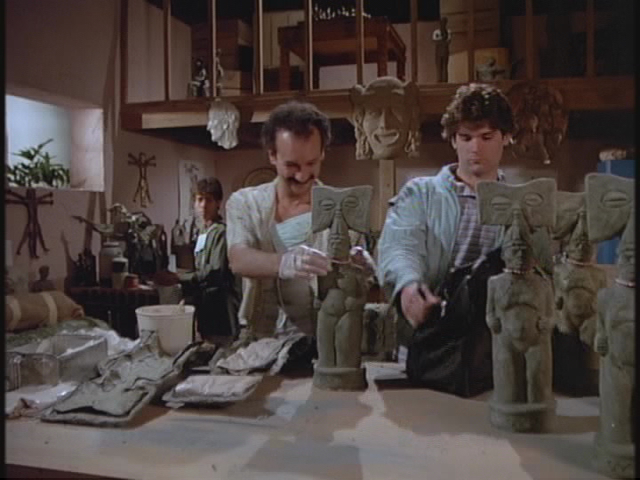 Та самая серия 16го эпизода,1го сезона сериала Miami Vice 1985 года. И те самые фигурки