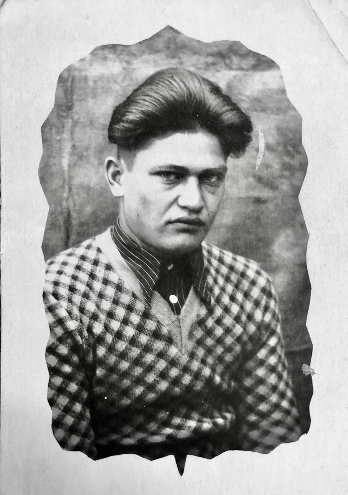 Ответ на пост «Ответ на пост "Фотография деда, 1960-е"»