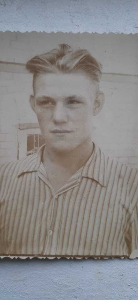 Ответ на пост «Ответ на пост "Фотография деда, 1960-е"»