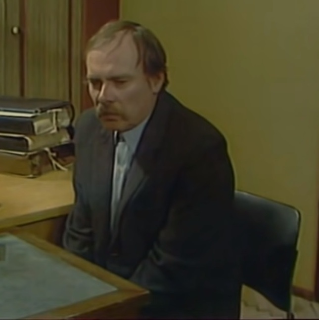 Тобольцев Василий, ему дали право закрывать наряды и выписывать прогрессивки.