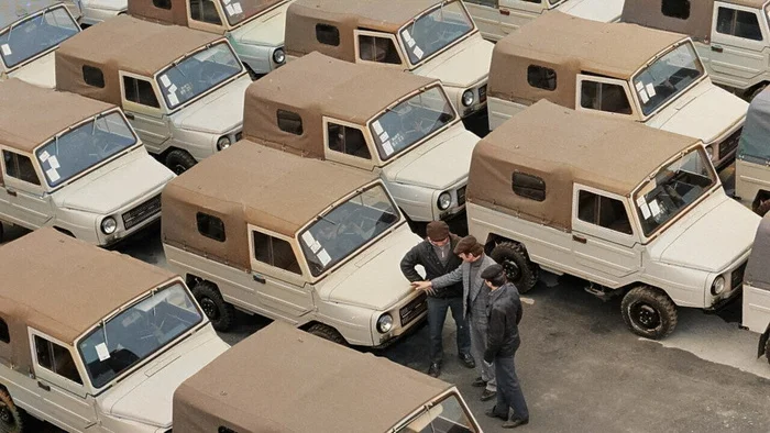 Интересные и местами забавные снимки на автомобильную тематику. 20 раскрашенных фотографий из ХХ века, часть IV Ретроавтомобиль, История автомобилей, Старое фото, Авто, Автомобилисты, 20 век, Колоризация, Длиннопост