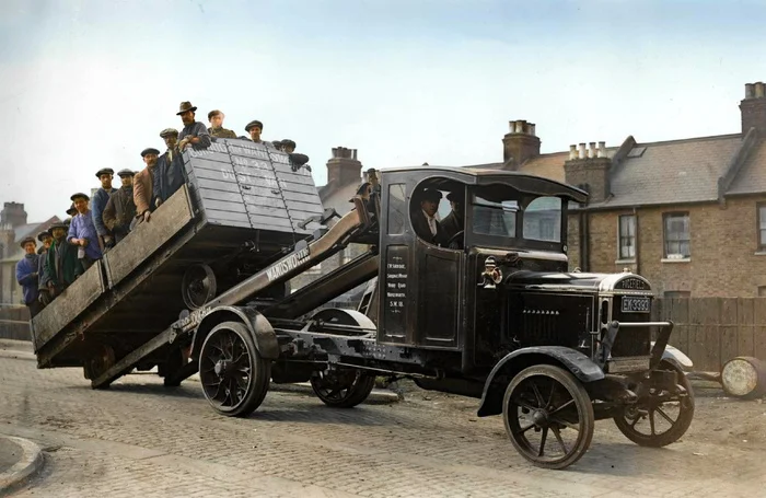 Интересные и местами забавные снимки на автомобильную тематику. 20 раскрашенных фотографий из ХХ века, часть IV Ретроавтомобиль, История автомобилей, Старое фото, Авто, Автомобилисты, 20 век, Колоризация, Длиннопост