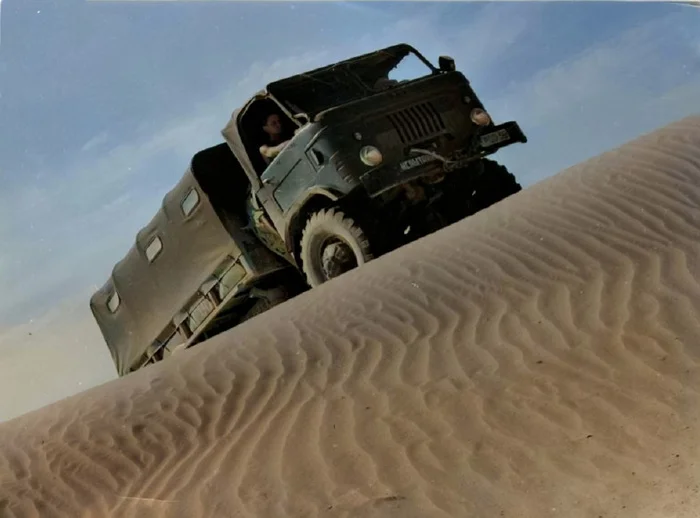 Интересные и местами забавные снимки на автомобильную тематику. 20 раскрашенных фотографий из ХХ века, часть IV Ретроавтомобиль, История автомобилей, Старое фото, Авто, Автомобилисты, 20 век, Колоризация, Длиннопост