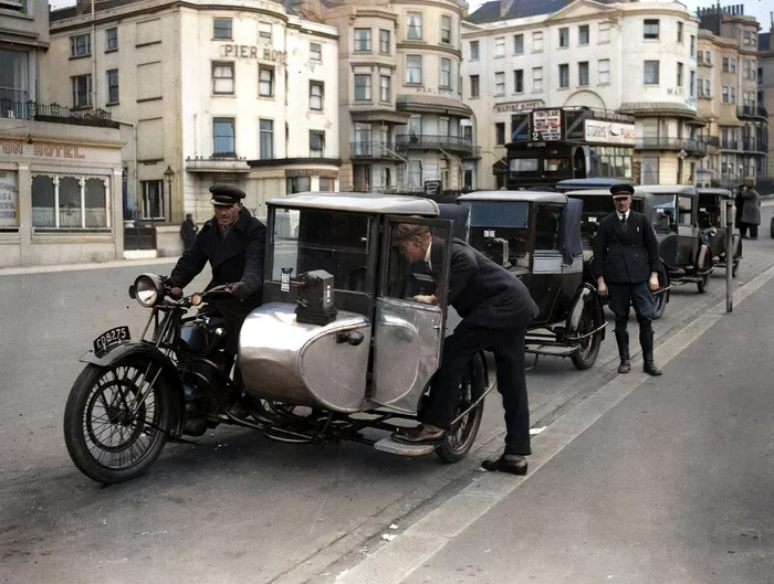 Интересные и местами забавные снимки на автомобильную тематику. 20 раскрашенных фотографий из ХХ века, часть IV Ретроавтомобиль, История автомобилей, Старое фото, Авто, Автомобилисты, 20 век, Колоризация, Длиннопост