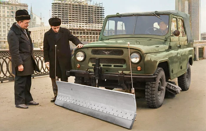 Интересные и местами забавные снимки на автомобильную тематику. 20 раскрашенных фотографий из ХХ века, часть IV Ретроавтомобиль, История автомобилей, Старое фото, Авто, Автомобилисты, 20 век, Колоризация, Длиннопост