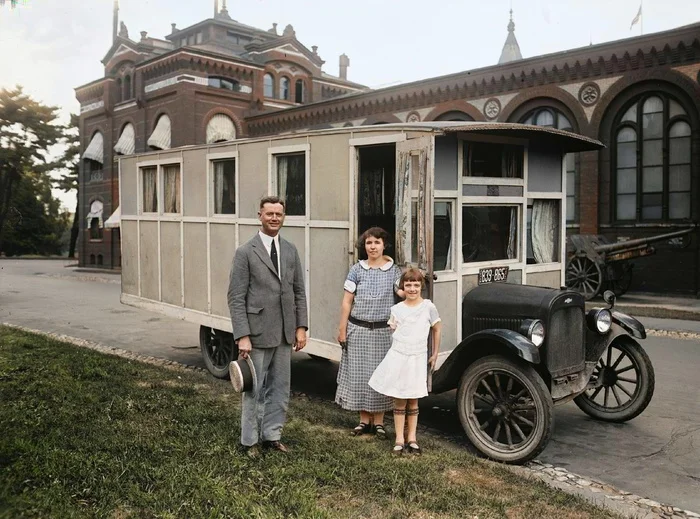 Интересные и местами забавные снимки на автомобильную тематику. 20 раскрашенных фотографий из ХХ века, часть IV Ретроавтомобиль, История автомобилей, Старое фото, Авто, Автомобилисты, 20 век, Колоризация, Длиннопост