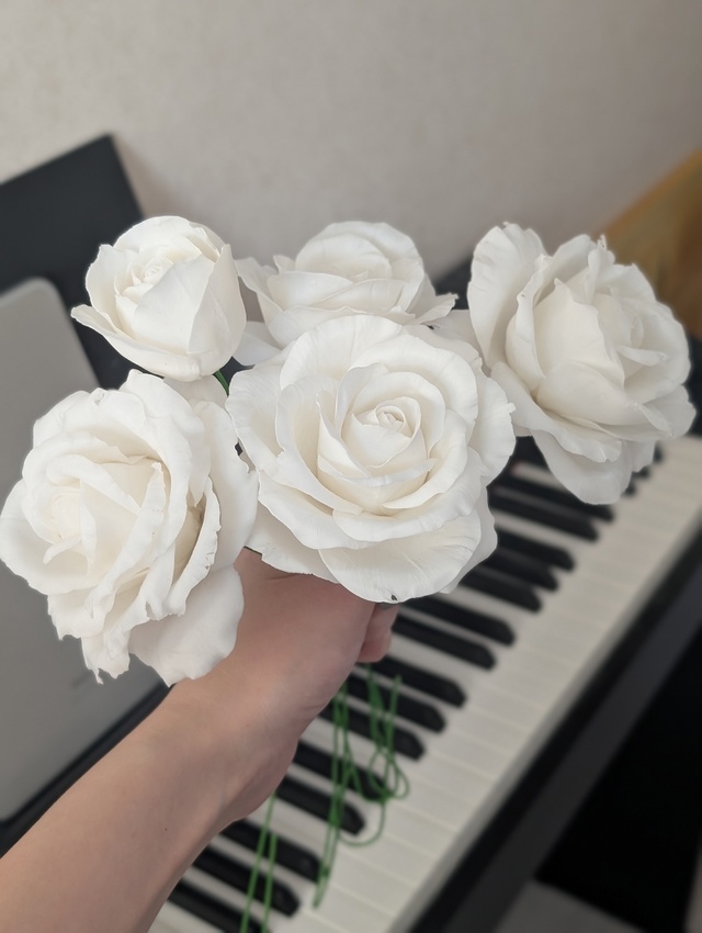 Роза из холодного фарфора