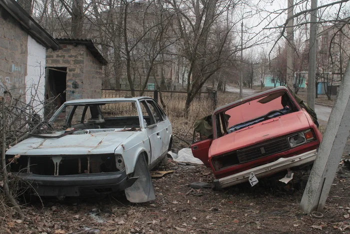 Walking around the DPR. (personal project, Part 4: Walking around the civil infrastructure. New Year 2025) - Special operation, Volunteering, We do not abandon ours, The photo, Beginning photographer, Donetsk, Donbass, Military establishment, Longpost, Politics, DPR, Video, Vertical video, Short videos, Yasynuvataya, War in Donbas