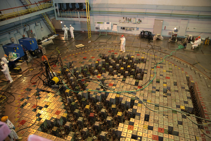 Подготовка к работам по восстановлению ресурных характеристик графитовой кладки, Курская АЭС, <a href="https://pikabu.ru/story/leningradskaya_ayes_poluchila_litsenziyu_rostekhnadzora_na_yekspluatatsiyu_yenergobloka__3_do_2030_goda_12352962?u=https%3A%2F%2Farchive.strana-rosatom.ru%2F&t=%D0%9C%D0%B5%D0%B4%D0%B8%D0%B0%D0%B1%D0%B0%D0%BD%D0%BA%20%22%D0%A1%D1%82%D1%80%D0%B0%D0%BD%D0%B0%20%D0%A0%D0%BE%D1%81%D0%B0%D1%82%D0%BE%D0%BC%22&h=08d68504938c176aa6a34206d57e52ee31943c25" title="https://archive.strana-rosatom.ru/" target="_blank" rel="nofollow noopener">Медиабанк "Страна Росатом"</a>