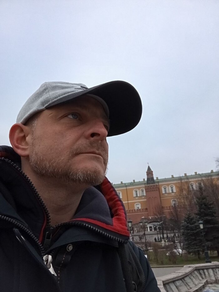 Выпил кофе на Охотном ряду. И поехал обратно. Завтра большой вояж. А об этом - в следующем посте.