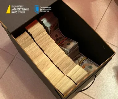 НАБУ изъяло $6,4 млн и €630 тыс. в деле о коррупции в Киевсовете