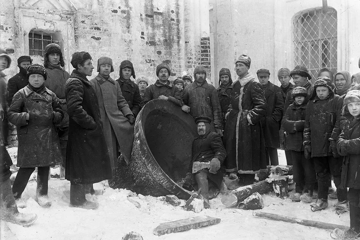 I think I just saved a piece of your history. - Black and white photo, Old photo, Kostroma region, The photo, Historical photo, Longpost