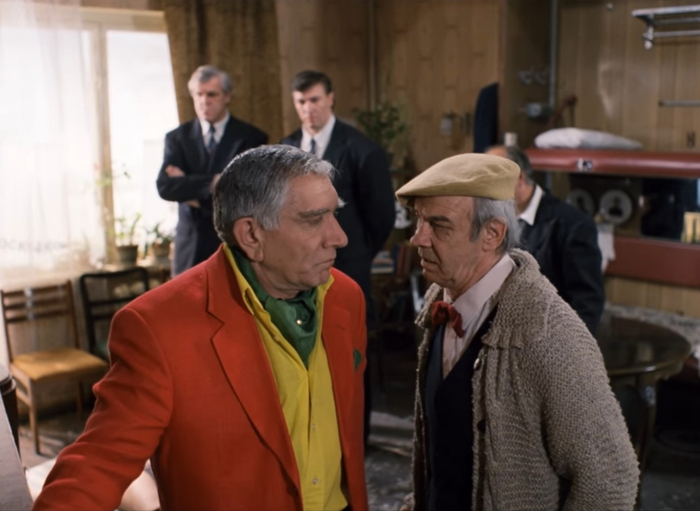 &#x275D;    ...       ! &#x275E;