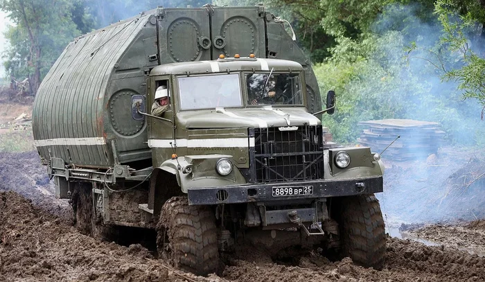 КрАЗ-255. Этому грузовику все равно, какая солярка. Главное, чтобы горело - всё съест Хочу все знать, Познавательно, Авто, Краз, СССР, Сделано в СССР, Техника, История автомобилей, Грузовик, Обзор, Яндекс Дзен (ссылка), Длиннопост, Краз-255 КрАЗ-255. Этому грузовику все равно, какая солярка. Главное, чтобы горело - всё съест Хочу все знать, Познавательно, Авто, Краз, СССР, Сделано в СССР, Техника, История автомобилей, Грузовик, Обзор, Яндекс Дзен (ссылка), Длиннопост, Краз-255