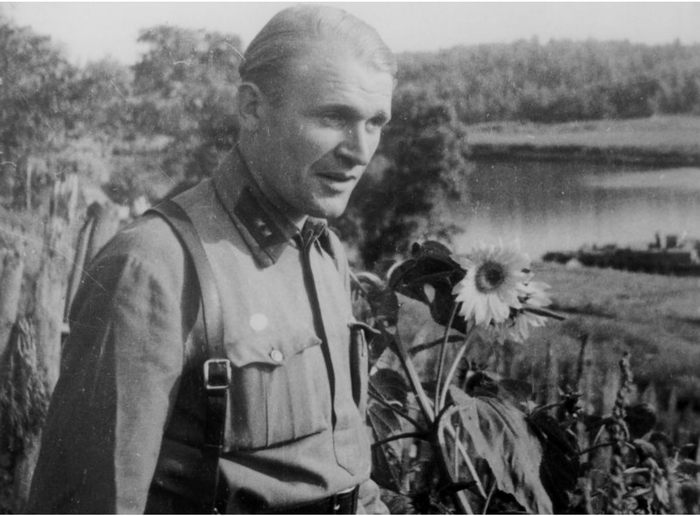 ������� ������������������ ������ ��������� ������ ���������������� ������ ������� ��������� ������ (1915-2006) �� ������ ���� ������ ������.