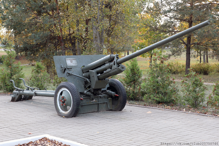 57-мм противотанковая пушка года ЗиС-2