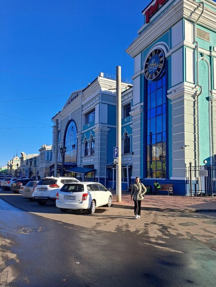Вокзал Иркутска. Фото: <a href="https://pikabu.ru/story/chem_interesen_vokzal_irkutska_12368153?u=https%3A%2F%2Fvk.com%2Fnadya_sun&t=%D0%9D%D0%B0%D0%B4%D0%B5%D0%B6%D0%B4%D0%B0%20%D0%9D%D0%BE%D0%B2%D0%B8%D0%BA%D0%BE%D0%B2%D0%B0%20%2F%20%D0%92%D0%9A%D0%BE%D0%BD%D1%82%D0%B0%D0%BA%D1%82%D0%B5&h=c0057d63e6858938c0b1654388394353e7fe9f7c" title="https://vk.com/nadya_sun" target="_blank" rel="nofollow noopener">Надежда Новикова / ВКонтакте</a>