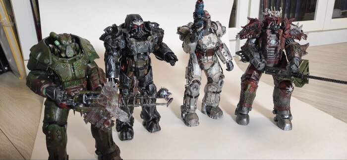 Групповое фото четырех всадников.