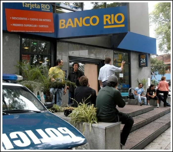 PAYDAY по-аргентински. Часть 1 Аргентина, Ограбление, Банк, Криминал, История (наука), Расследование, Преступление, Текст, Длиннопост, Мат, Негатив PAYDAY по-аргентински. Часть 1 Аргентина, Ограбление, Банк, Криминал, История (наука), Расследование, Преступление, Текст, Длиннопост, Мат, Негатив