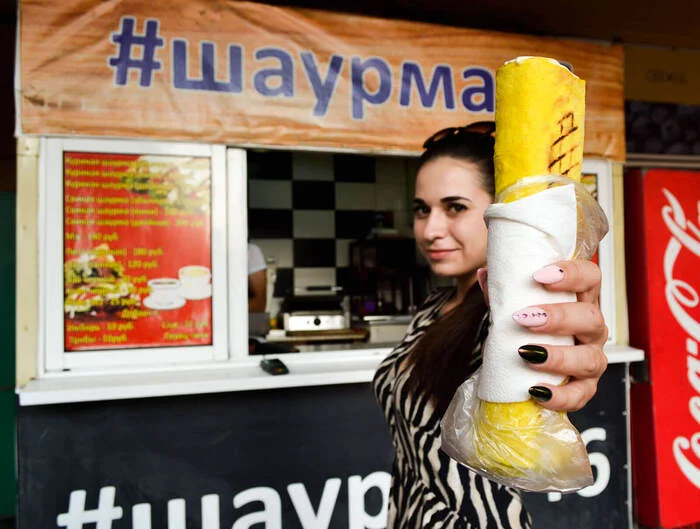 Remember guys, this is what a girl who wants a serious relationship looks like - My, Humor, Short post, Shawarma, Love