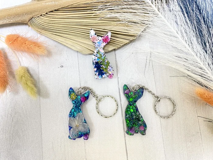 Epoxy Resin Brooches and Keychains - My, Creation, Epoxy resin, Epoxy resin jewelry, With your own hands, Brooch, Keychain, Homemade, Crafts, Bijouterie, Needlework without process, Video, Soundless, Vertical video, Short videos, Longpost