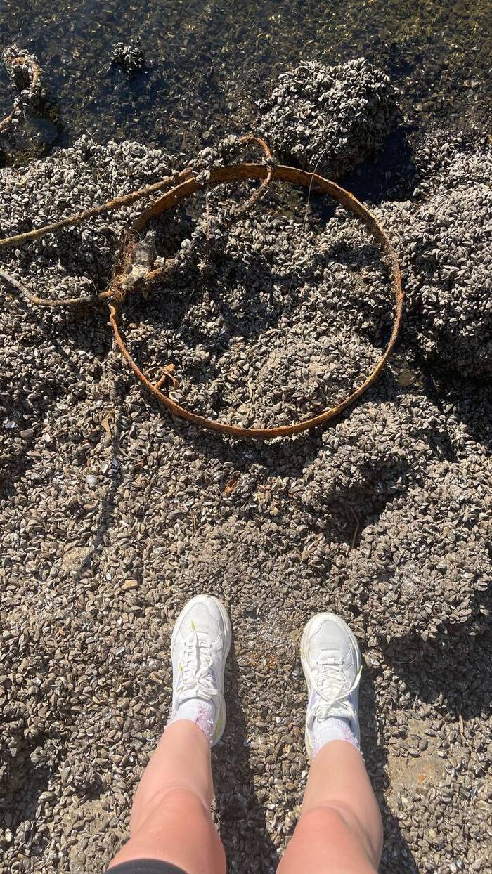 Под ногами хруст безе.