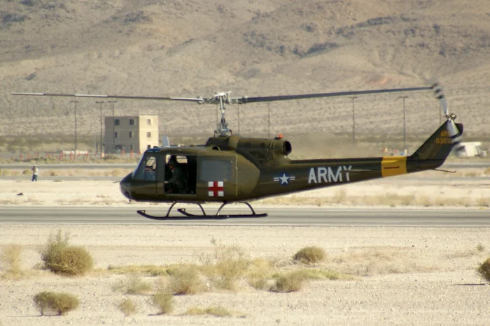 UH-1 Iroquois Вертолет, Мат, Авиация, Длиннопост, Bell uh-1 Iroquois (Ирокез), Военная авиация