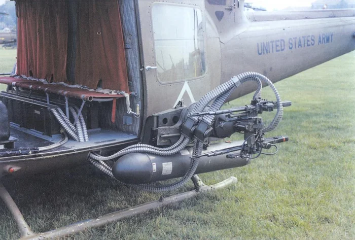 UH-1 Iroquois Вертолет, Мат, Авиация, Длиннопост, Bell uh-1 Iroquois (Ирокез), Военная авиация