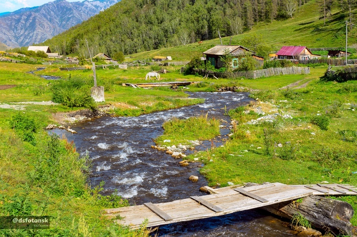 В самой деревеньке.