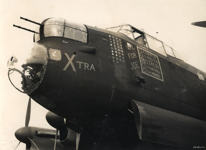 Пилоты Avro Lancaster призывают голосовать за Сталина :)