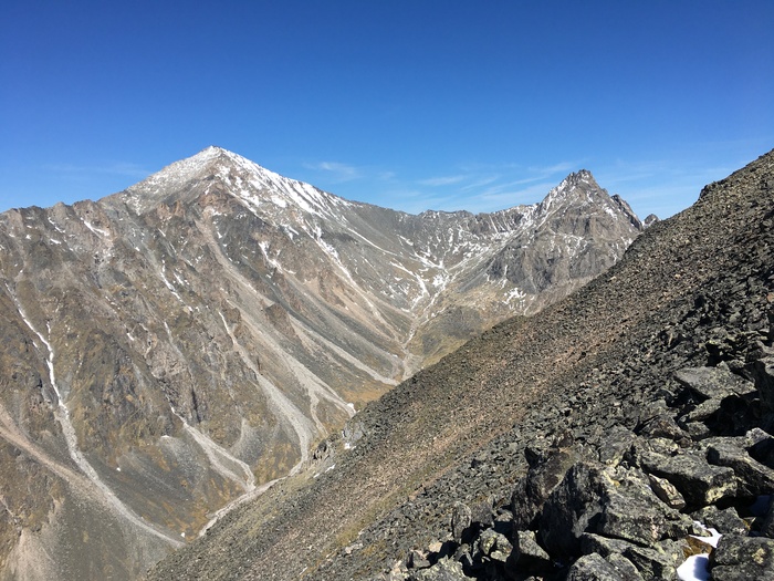 Пик Алтан-Мундарга, высота 3102 м Горы, Сибирь, Поход, Бурятия, Байкал, Горный туризм, Скалы, Иркутская область, Россия, Путешествия, Восточные Саяны, Вершина, Восхождение, Горное озеро, Длиннопост