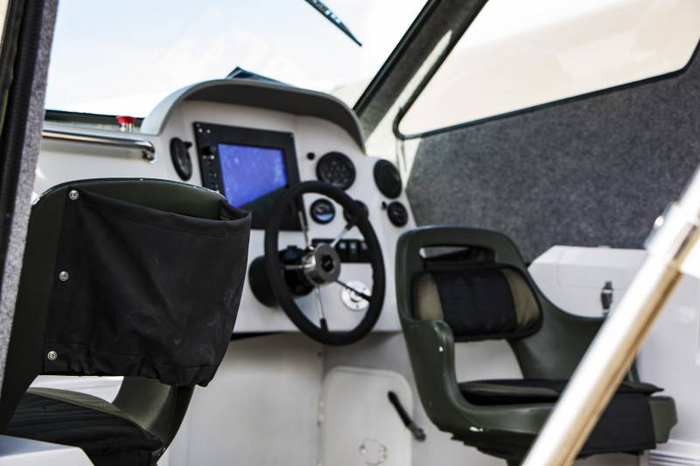 Рубка довольно современно выглядит. И на ощупь мягко.