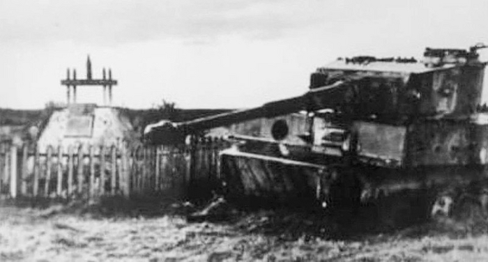   PzKpfw VI Tiger,    ,             , 1944.