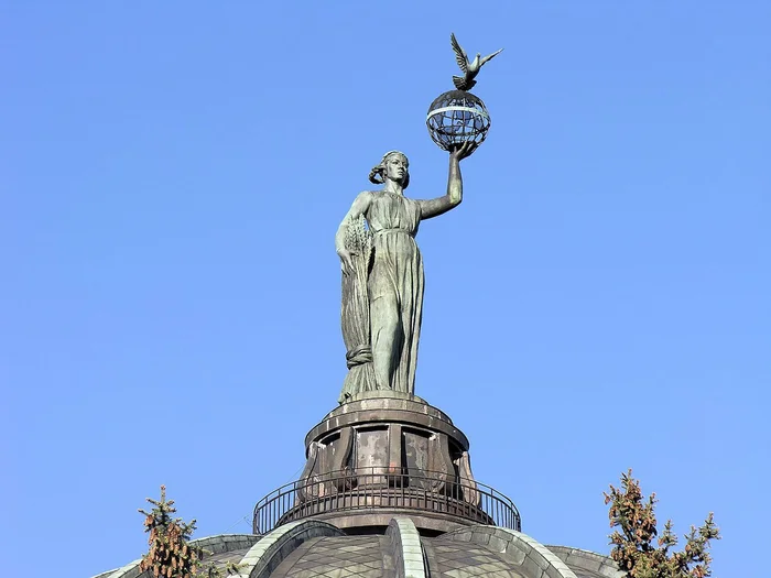 Mukhina Street / Vera Mukhina Street / Sculptor Mukhina Street (Vera Ignatyevna Mukhina) Part 1 - My, Moscow, Irkutsk, Wedge, Cheboksary, Nikolsk, Sculpture, Vera Mukhina, Worker and collective farmer, Art history, Longpost
