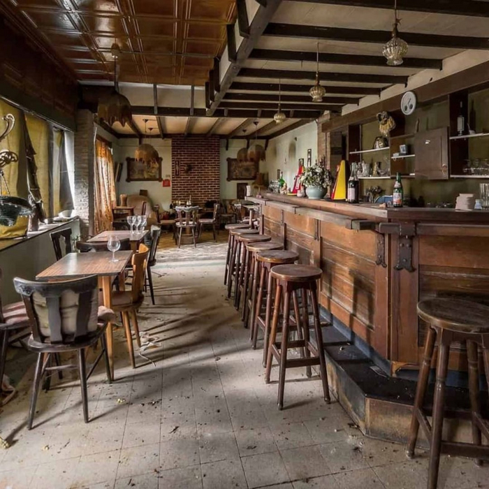 Заброшенный бар, США