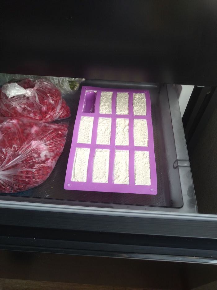 в морозилку