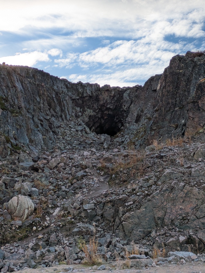 одна из самых лучших локаций, очень атмосферно, обнаружила совершенно случайно