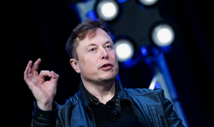 Этим жестом Илон Маск сообщает всему человечеству, что ИИ не представляет никакой угрозы для людей