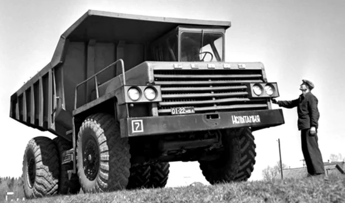 Почему у локомотивов, самосвалов и комбайнов лобовые стекла установлены под отрицательным углом? Познавательно, История (наука), Истории из жизни, Прошлое, 20 век, Длиннопост, Нейронные сети