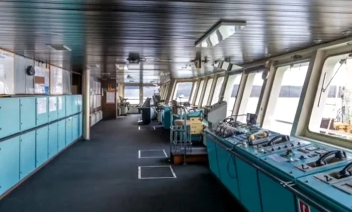 Почему у локомотивов, самосвалов и комбайнов лобовые стекла установлены под отрицательным углом? Познавательно, История (наука), Истории из жизни, Прошлое, 20 век, Длиннопост, Нейронные сети