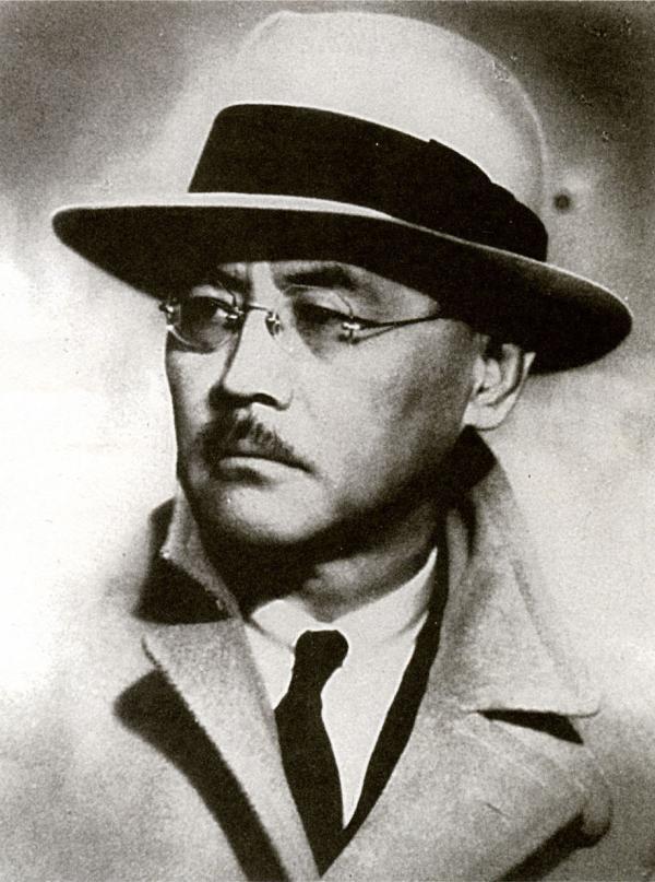 Чэнь Южэнь. Потрясающе интересная фигура, начиная с того, что был сыном тайпинского революционера и заканчивая тем, что похоронен на кладбище мучеников революции в КНР.