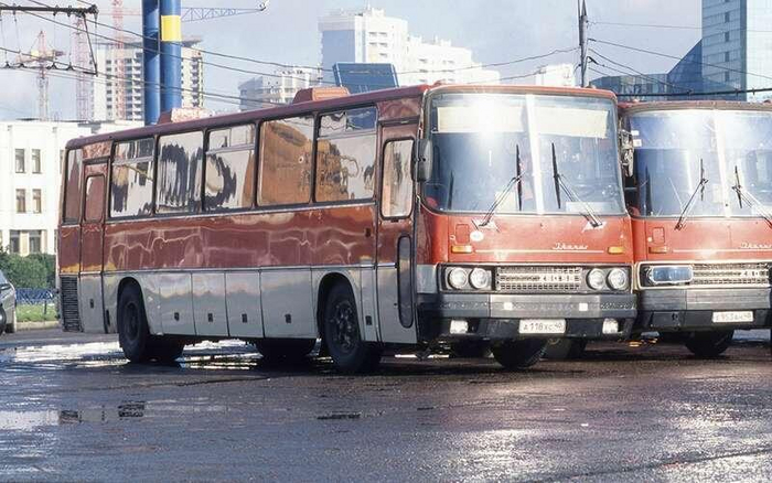 Междугородный Ikarus 250.