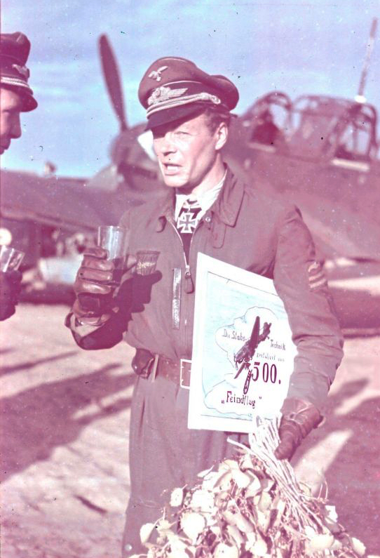 �� ��� �������� ���������: � �������� 1941 �. ����� ������ �� ������� ����������� ����� � ���������� ��� ������� ��� � ��������� ��� ������ � �������� � ����� �� ����� �������. ������ ������� ������� �������, ������ ������ �������� � �����