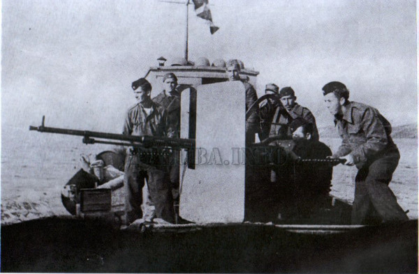 Какого только вооружения не встретишь на фотографиях канонерок и патрульных катеров партизанского флота НОАЮ! И итальянское 20-мм зенитное орудие Scotti Mod.1939/41...