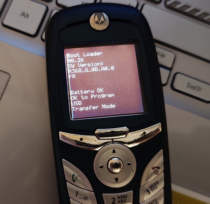 Истинный мотофан вспомнит комбинацию "*"+"#"+"PWR".