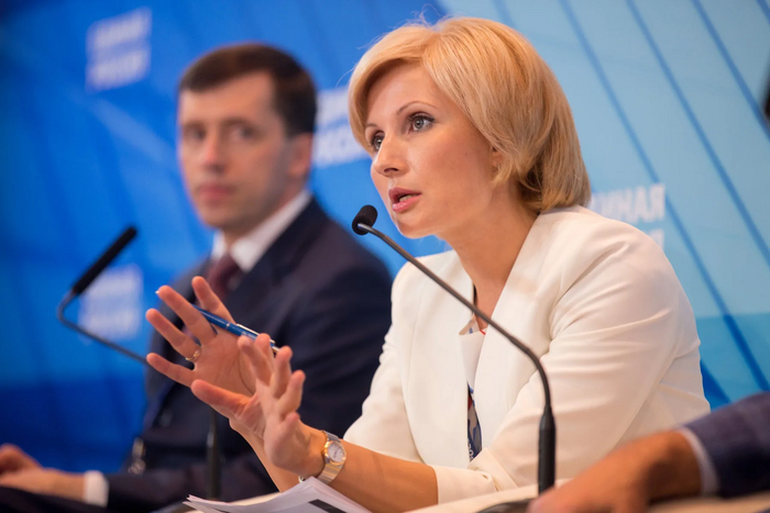 <!--noindex--><a href="https://pikabu.ru/story/v_mintrude_rasskazali_kak_rabotodateli_budut_podderzhivat_demografiyu_12407241?u=https%3A%2F%2Fru.wikipedia.org%2Fwiki%2F%D0%91%D0%B0%D1%82%D0%B0%D0%BB%D0%B8%D0%BD%D0%B0%2C_%D0%9E%D0%BB%D1%8C%D0%B3%D0%B0_%D0%AE%D1%80%D1%8C%D0%B5%D0%B2%D0%BD%D0%B0%23%25D0%25A1%25D0%25B5%25D0%25BC%25D1%258C%25D1%258F&t=https%3A%2F%2Fru.wikipedia.org%2Fwiki%2F%D0%91%D0%B0%D1%82%D0%B0%D0%BB%D0%B8%D0%BD%D0%B0%2C_%D0%9E%D0%BB%D1%8C%D0%B3%D0%B0_%D0%AE%D1%80%D1%8C%D0%B5%D0%B2%D0%BD%D0%B0%23%25D0%25A1%25D0%25B5%25D0%25BC%25D1%258C%25D1%258F&h=d2d6bded4cf8cd7ea7851437871b198b4d4bb008" title="https://ru.wikipedia.org/wiki/Баталина,_Ольга_Юрьевна#%D0%A1%D0%B5%D0%BC%D1%8C%D1%8F" target="_blank" rel="nofollow noopener">https://ru.wikipedia.org/wiki/Баталина,_Ольга_Юрьевна#%D0%A1%D0%B5%D0%BC%D1%8C%D1%8F</a><!--/noindex-->