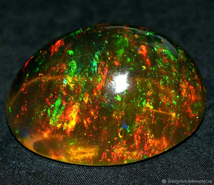 Эфипский полупрозрачный опал джиразоль